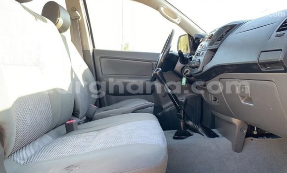 Buy Import Toyota Hilux White Car in Import - Dubai in Ashanti Buy Import Toyota Hilux White Car in Import - Dubai in Ashanti
