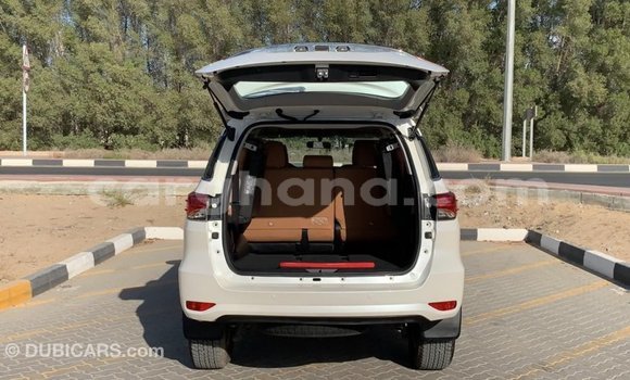 Sayi Imported Toyota Fortuner White Mota in Import - Dubai a Ashanti Sayi Imported Toyota Fortuner White Mota in Import - Dubai a Ashanti