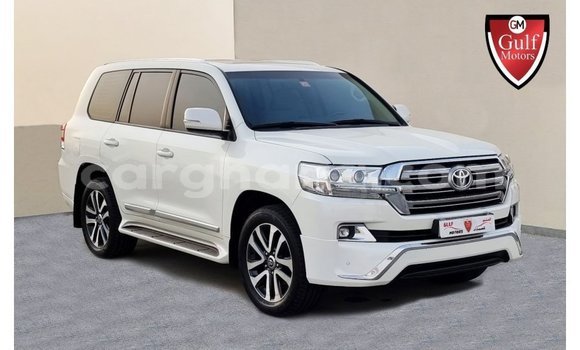 Buy Import Toyota Land Cruiser White Car in Import - Dubai in Ashanti Buy Import Toyota Land Cruiser White Car in Import - Dubai in Ashanti