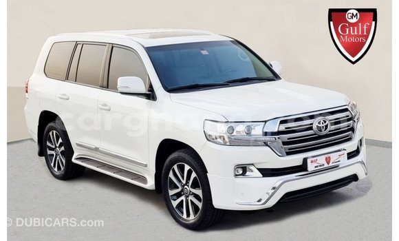 Buy Import Toyota Land Cruiser White Car in Import - Dubai in Ashanti Buy Import Toyota Land Cruiser White Car in Import - Dubai in Ashanti