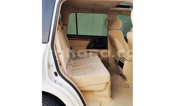 Buy Import Toyota Land Cruiser White Car in Import - Dubai in Ashanti Buy Import Toyota Land Cruiser White Car in Import - Dubai in Ashanti