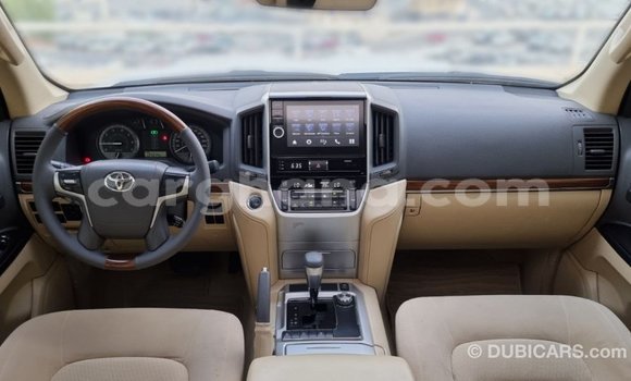 Buy Import Toyota Land Cruiser White Car in Import - Dubai in Ashanti Buy Import Toyota Land Cruiser White Car in Import - Dubai in Ashanti