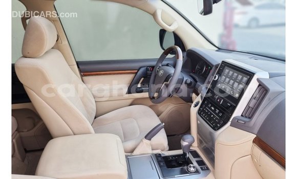 Buy Import Toyota Land Cruiser White Car in Import - Dubai in Ashanti Buy Import Toyota Land Cruiser White Car in Import - Dubai in Ashanti