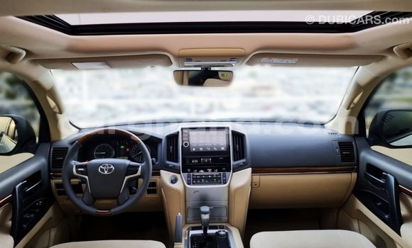 Buy Import Toyota Land Cruiser White Car in Import - Dubai in Ashanti Buy Import Toyota Land Cruiser White Car in Import - Dubai in Ashanti