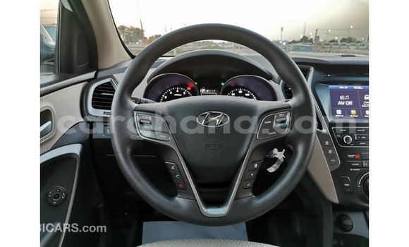 Ra Imported Hyundai Santa Fe funfun Ọkọ̀ in Import - Dubai ni Ashanti Ra Imported Hyundai Santa Fe funfun Ọkọ̀ in Import - Dubai ni Ashanti