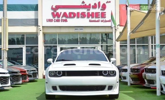 Ra Imported Dodge Challenger funfun Ọkọ̀ in Import - Dubai ni Ashanti Ra Imported Dodge Challenger funfun Ọkọ̀ in Import - Dubai ni Ashanti