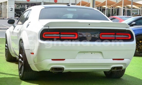 Ra Imported Dodge Challenger funfun Ọkọ̀ in Import - Dubai ni Ashanti Ra Imported Dodge Challenger funfun Ọkọ̀ in Import - Dubai ni Ashanti
