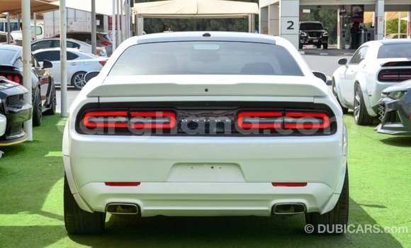 Ra Imported Dodge Challenger funfun Ọkọ̀ in Import - Dubai ni Ashanti Ra Imported Dodge Challenger funfun Ọkọ̀ in Import - Dubai ni Ashanti