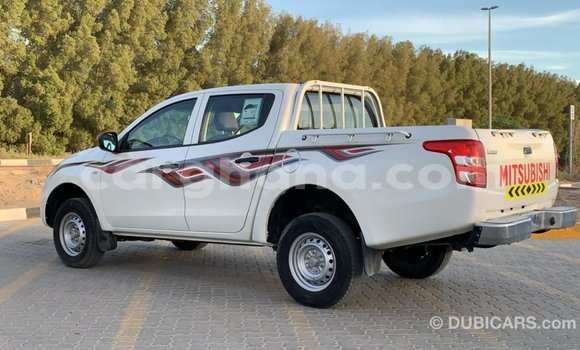 Buy Import Mitsubishi L200 White Car in Import - Dubai in Ashanti Buy Import Mitsubishi L200 White Car in Import - Dubai in Ashanti