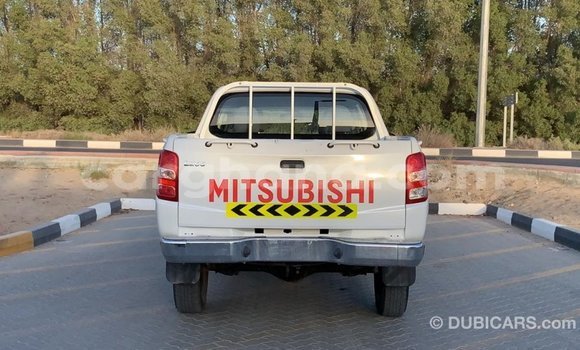 Buy Import Mitsubishi L200 White Car in Import - Dubai in Ashanti Buy Import Mitsubishi L200 White Car in Import - Dubai in Ashanti