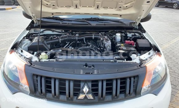 Buy Import Mitsubishi L200 White Car in Import - Dubai in Ashanti Buy Import Mitsubishi L200 White Car in Import - Dubai in Ashanti