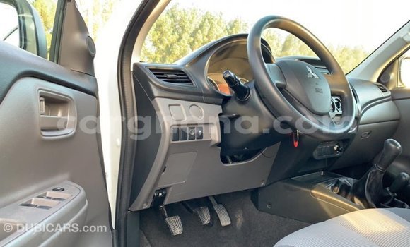 Buy Import Mitsubishi L200 White Car in Import - Dubai in Ashanti Buy Import Mitsubishi L200 White Car in Import - Dubai in Ashanti