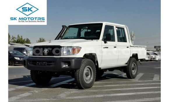 Ra Imported Toyota Land Cruiser funfun Ọkọ̀ in Import - Dubai ni Ashanti Ra Imported Toyota Land Cruiser funfun Ọkọ̀ in Import - Dubai ni Ashanti