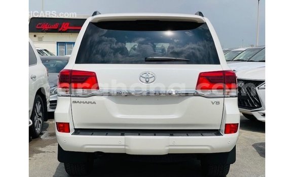 Buy Import Toyota Land Cruiser White Car in Import - Dubai in Ashanti Buy Import Toyota Land Cruiser White Car in Import - Dubai in Ashanti