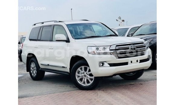 Buy Import Toyota Land Cruiser White Car in Import - Dubai in Ashanti Buy Import Toyota Land Cruiser White Car in Import - Dubai in Ashanti