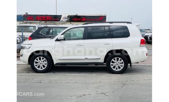 Buy Import Toyota Land Cruiser White Car in Import - Dubai in Ashanti Buy Import Toyota Land Cruiser White Car in Import - Dubai in Ashanti