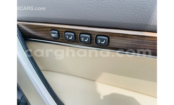 Buy Import Toyota Land Cruiser White Car in Import - Dubai in Ashanti Buy Import Toyota Land Cruiser White Car in Import - Dubai in Ashanti