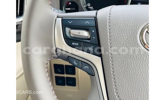 Buy Import Toyota Land Cruiser White Car in Import - Dubai in Ashanti Buy Import Toyota Land Cruiser White Car in Import - Dubai in Ashanti