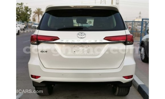 Ra Imported Toyota Fortuner funfun Ọkọ̀ in Import - Dubai ni Ashanti Ra Imported Toyota Fortuner funfun Ọkọ̀ in Import - Dubai ni Ashanti