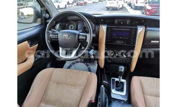 Ra Imported Toyota Fortuner funfun Ọkọ̀ in Import - Dubai ni Ashanti Ra Imported Toyota Fortuner funfun Ọkọ̀ in Import - Dubai ni Ashanti