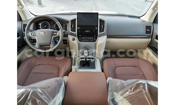 Buy Import Toyota Land Cruiser White Car in Import - Dubai in Ashanti Buy Import Toyota Land Cruiser White Car in Import - Dubai in Ashanti