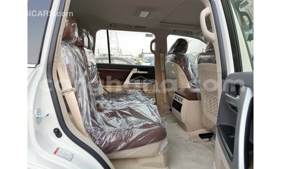 Buy Import Toyota Land Cruiser White Car in Import - Dubai in Ashanti Buy Import Toyota Land Cruiser White Car in Import - Dubai in Ashanti