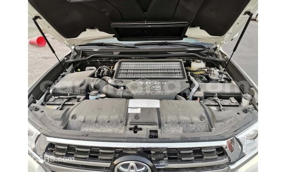 Buy Import Toyota Land Cruiser White Car in Import - Dubai in Ashanti Buy Import Toyota Land Cruiser White Car in Import - Dubai in Ashanti