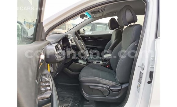 Sayi Imported Kia Sorento White Mota in Import - Dubai a Ashanti Sayi Imported Kia Sorento White Mota in Import - Dubai a Ashanti