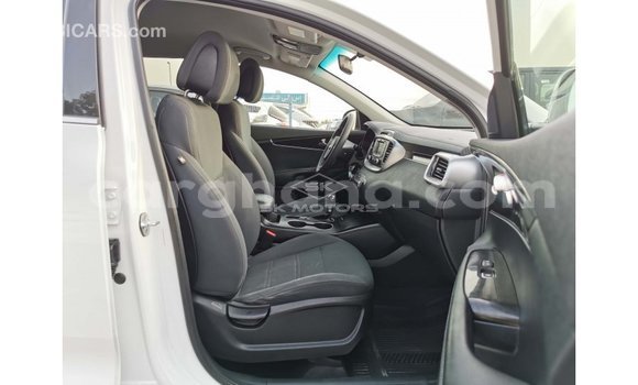 Sayi Imported Kia Sorento White Mota in Import - Dubai a Ashanti Sayi Imported Kia Sorento White Mota in Import - Dubai a Ashanti