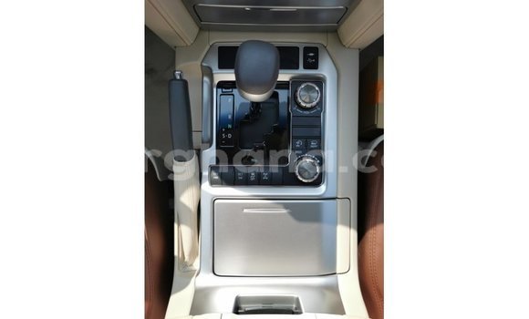 Ra Imported Toyota Land Cruiser funfun Ọkọ̀ in Import - Dubai ni Ashanti Ra Imported Toyota Land Cruiser funfun Ọkọ̀ in Import - Dubai ni Ashanti