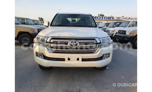 Ra Imported Toyota Land Cruiser funfun Ọkọ̀ in Import - Dubai ni Ashanti Ra Imported Toyota Land Cruiser funfun Ọkọ̀ in Import - Dubai ni Ashanti