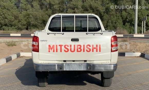 Buy Import Mitsubishi L200 White Car in Import - Dubai in Ashanti Buy Import Mitsubishi L200 White Car in Import - Dubai in Ashanti