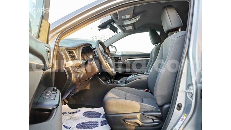 Big with watermark toyota highlander ashanti import dubai 33677