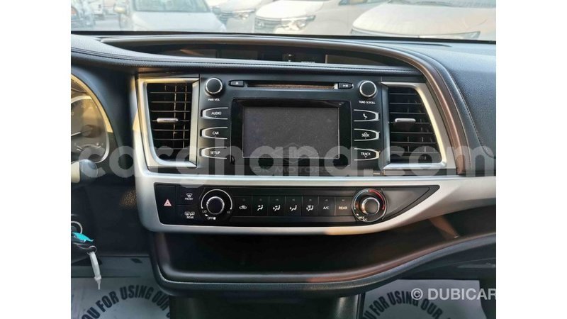 Big with watermark toyota highlander ashanti import dubai 33677