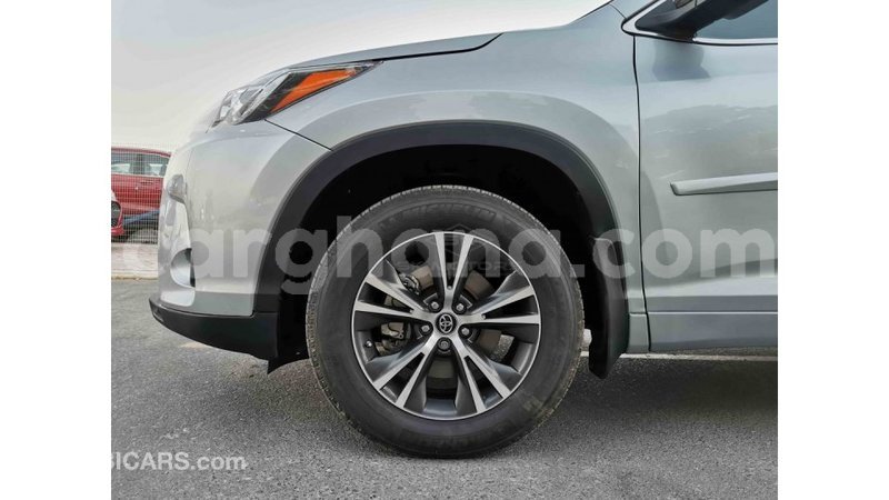 Big with watermark toyota highlander ashanti import dubai 33677