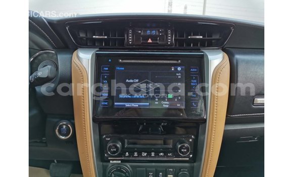 Sayi Imported Toyota Fortuner White Mota in Import - Dubai a Ashanti Sayi Imported Toyota Fortuner White Mota in Import - Dubai a Ashanti