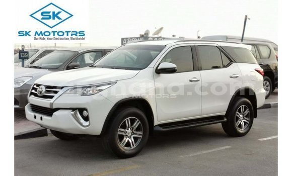 Sayi Imported Toyota Fortuner White Mota in Import - Dubai a Ashanti Sayi Imported Toyota Fortuner White Mota in Import - Dubai a Ashanti