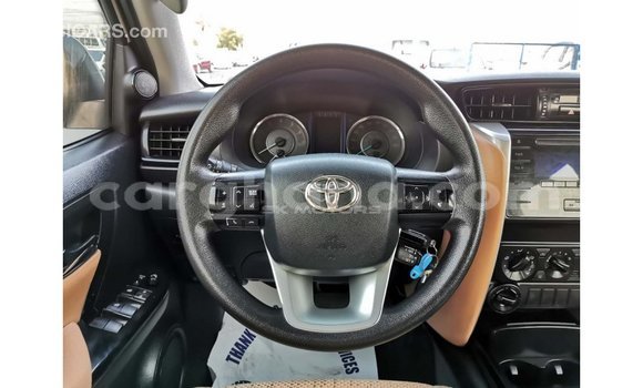 Sayi Imported Toyota Fortuner White Mota in Import - Dubai a Ashanti Sayi Imported Toyota Fortuner White Mota in Import - Dubai a Ashanti