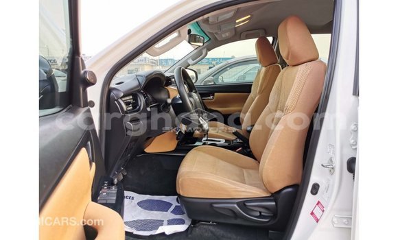 Sayi Imported Toyota Fortuner White Mota in Import - Dubai a Ashanti Sayi Imported Toyota Fortuner White Mota in Import - Dubai a Ashanti