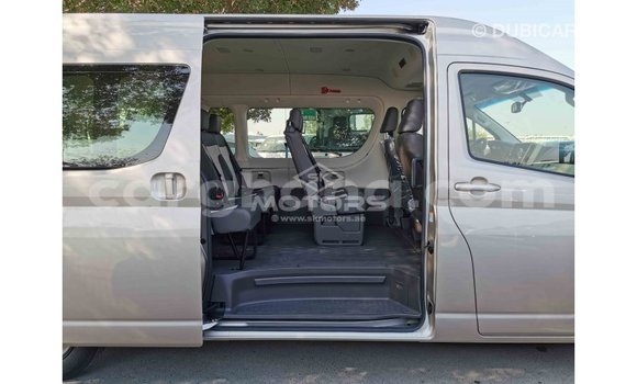 Buy Import Toyota Hiace Other Car in Import - Dubai in Ashanti Buy Import Toyota Hiace Other Car in Import - Dubai in Ashanti