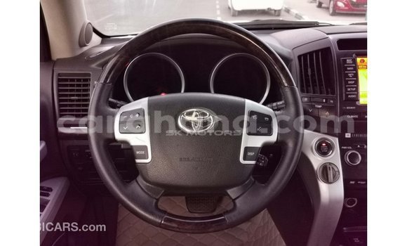 Sayi Imported Toyota Land Cruiser White Mota in Import - Dubai a Ashanti Sayi Imported Toyota Land Cruiser White Mota in Import - Dubai a Ashanti