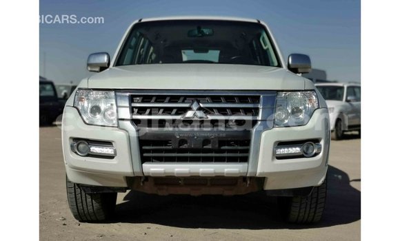Sayi Imported Mitsubishi Pajero White Mota in Import - Dubai a Ashanti Sayi Imported Mitsubishi Pajero White Mota in Import - Dubai a Ashanti
