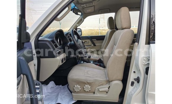 Sayi Imported Mitsubishi Pajero White Mota in Import - Dubai a Ashanti Sayi Imported Mitsubishi Pajero White Mota in Import - Dubai a Ashanti