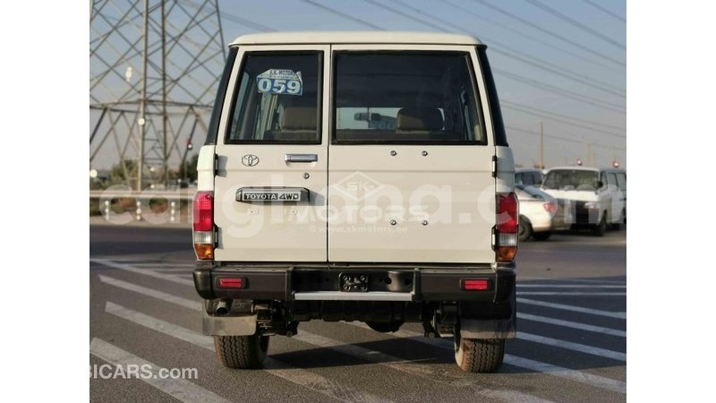 Big with watermark toyota land cruiser ashanti import dubai 33714