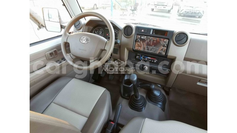 Big with watermark toyota land cruiser ashanti import dubai 33714