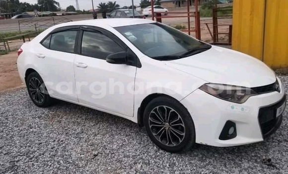 Sayi Na hannu Toyota Corolla White Mota in Accra a Greater Accra Sayi Na hannu Toyota Corolla White Mota in Accra a Greater Accra