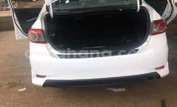 Ra Àlòkù Toyota Corolla funfun Ọkọ̀ in Accra ni Greater Accra Ra Àlòkù Toyota Corolla funfun Ọkọ̀ in Accra ni Greater Accra