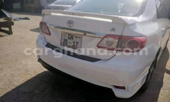 Ra Àlòkù Toyota Corolla funfun Ọkọ̀ in Accra ni Greater Accra Ra Àlòkù Toyota Corolla funfun Ọkọ̀ in Accra ni Greater Accra