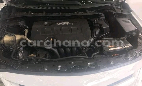 Ra Àlòkù Toyota Corolla funfun Ọkọ̀ in Accra ni Greater Accra Ra Àlòkù Toyota Corolla funfun Ọkọ̀ in Accra ni Greater Accra