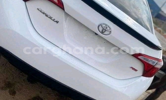 Ra Àlòkù Toyota Corolla funfun Ọkọ̀ in Accra ni Greater Accra Ra Àlòkù Toyota Corolla funfun Ọkọ̀ in Accra ni Greater Accra